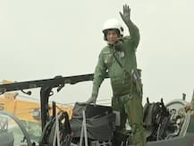 स्वदेशी विमान ‘तेजस’ में उड़ान भरने वाले पहले रक्षा मंत्री बने राजनाथ, कहा- रोमांचकारी अनुभव