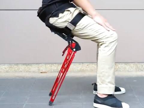 बाजार में आ गई पहनने वाली कुर्सी, कहीं भी आसानी से बैठ सकेंगे, ये है कीमत बाजार में आ गई पहनने वाली कुर्सी, कहीं भी आसानी से बैठ सकेंगे, ये है कीमत