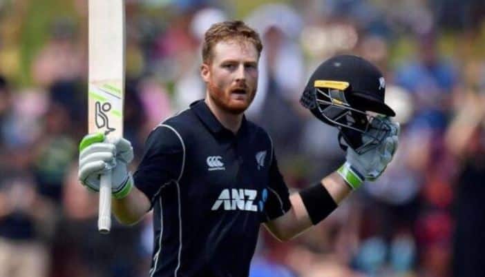 विराट कोहली और रोहित शर्मा के बाद न्यूजीलैंड के स्टार खिलाड़ी मार्टिन गप्टिल तीसरे सबसे ज्यादा रन बनाने वाले बल्लेबाज है. उन्होंने 78 टी-20 मैच खेले हैं. मार्टिन गप्टिल ने 33.57 की औसत से 2283 रन बनाए हैं.  मार्टिन गप्टिल ने दो शतक लगाए हैं. 105 रन उनका सर्वाधिक स्कोर है.