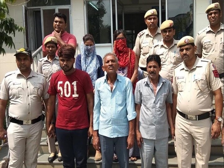 Delhi police arrest gang of five thugs who used to target courier boy bags कुरियर बॉय के बैग को निशाना बनाने वाले 'ठग्स ऑफ दिल्ली' को पुलिस ने दबोचा
