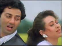 सनी-करिश्मा पर लगे चेन पुलिंग के आरोप पर बोले निर्देशक, ट्रेन के अंदर नहीं बाहर हुई थी शूटिंग