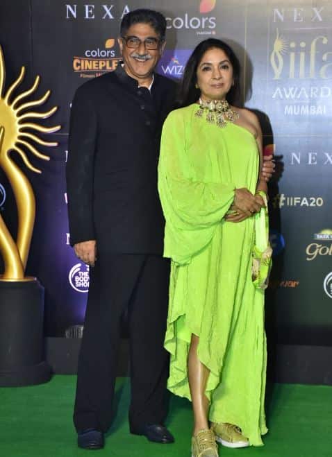 ये आउटफिट नीना गुप्ता की बेटी और फैशन डिजाइनर मसाबा गुप्ता ने डिजाइन की थी.