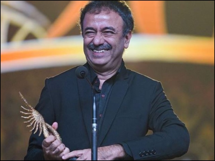 Rajkumar Hirani wins the IIFA award for Best Director in the last 20 years for 3 Idiots IIFA में राजकुमार हिरानी को ‘3 इडियट्स’ के लिए 'बेस्ट डायरेक्टर इन द लास्ट 20 इयर्स' के अवॉर्ड से नवाज़ा गया