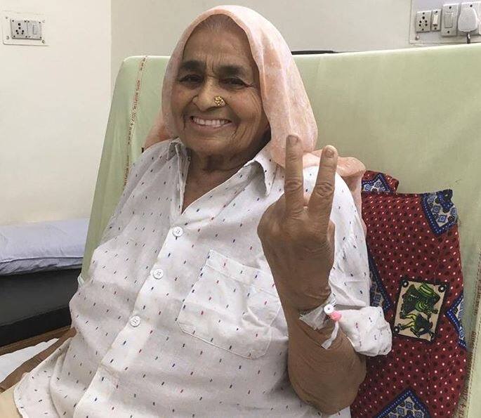यहां हम बात कर रहे हैं बागपत के जोहरी गांव की चंद्रो तोमर और प्रकाशी तोमर की कर रहे हैं. अगर आप नाम से नहीं पहचान पाए हैं तो इसे थोड़ा और आसान कर देते हैं आपने ‘शूटर दादी’ का नाम तो जरूर सुना होगा.