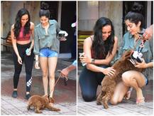 PHOTOS: जिम के बाहर कुत्ते के साथ खेलती दिखीं जाह्नवी कपूर, सामने आई बेहद प्यारी तस्वीरें