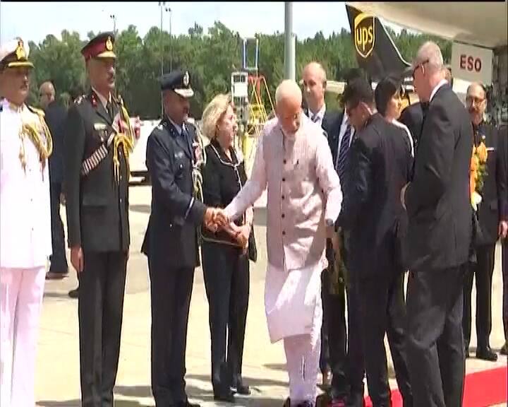 बता दें कि ‘हाउडी मोदी’ कार्यक्रम में पीएम मोदी के साथ अमेरिकी राष्ट्रपति डोनाल्ड ट्रंप भी शामिल होने वाले हैं. इस कार्यक्रम में शामिल होने के लिए 50 हजार लोगों ने रजिस्ट्रेशन करवाया है.