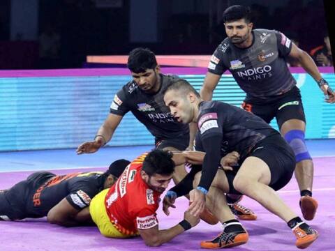 Pro Kabaddi League: यू मुंबा ने गुजरात फार्चूनजाइंट्स को 31-25 से हराया, बंगाल ने जयपुर को दी शिकस्त Pro Kabaddi League: यू मुंबा ने गुजरात फार्चूनजाइंट्स को 31-25 से हराया, बंगाल ने जयपुर को दी शिकस्त