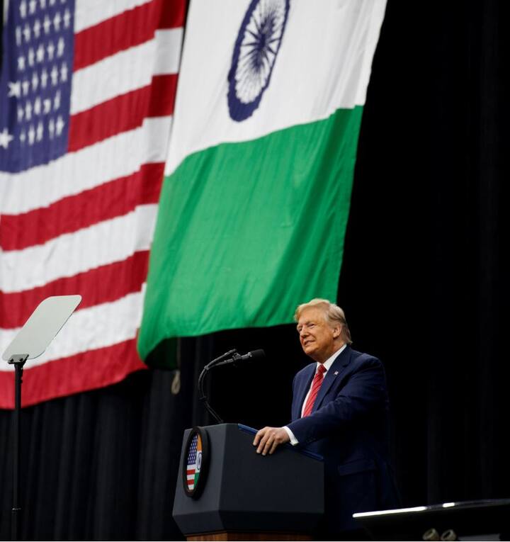 NRG स्टेडियम अमेरिका इंडियन्स के यूएसए यूएसए के नारों से गूंज उठा