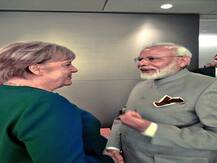 जर्मनी की चांसलर एंजेला मर्केल सहित कई नेताओं के साथ पीएम मोदी ने की द्विपक्षीय बैठक