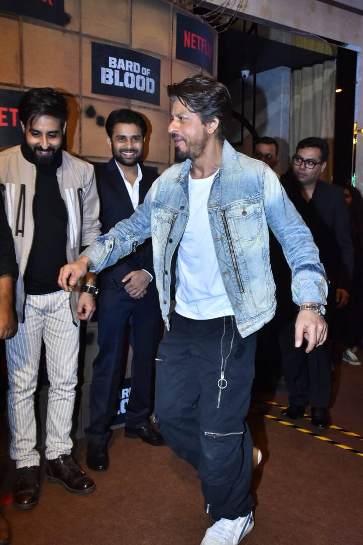 शाहरुख खान इस वेब शो को प्रोड्यूस किया है ऐसे में वो भी इस शो की स्पेशल स्क्रीनिंग में शिरकत करने के लिए पहुंचे. (Photo Credit: Manav Manglani)