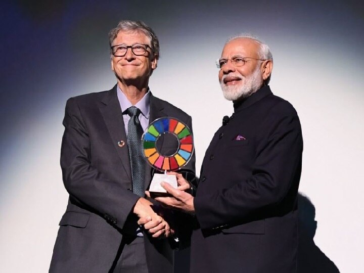 PM Narendra Modi receives Global Goalkeeper Award for the Swachh Bharat Abhiyan from Bill and Melinda Gates Foundation स्वच्छता मिशन के लिए मोदी को मिला 'ग्लोबल गोलकीपर्स अवॉर्ड', कहा- सम्मान 130 करोड़ भारतीयों को समर्पित