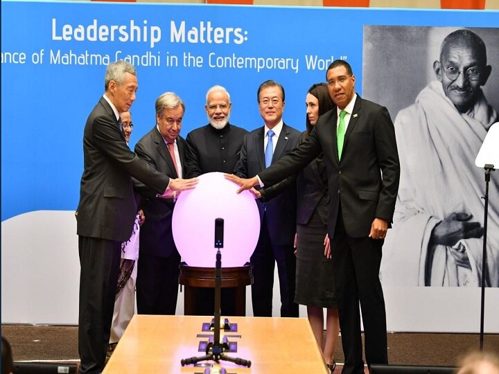 PM Narendra Modi inaugurates Gandhi Solar Park at UN Headquarter UN हेडक्वार्टर को भारत का तोहफा, पीएम मोदी ने किया महात्मा गांधी सोलर पार्क का उद्घाटन