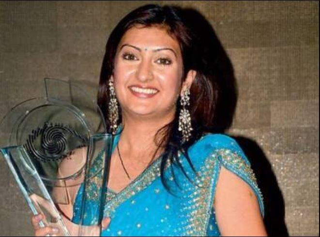 बिग बॉस सीजन 5: सीजन पांच की विजेता रहीं जूही परमार इन दिनों दिनों लाइमलाइट से दूर अपनी फैमिली के साथ वक्त बिता रही है. उन्होंने स्टार प्लस के मशहूर शो 'कुमकुम- प्यारा सा बंधन' में लीड फीमेल किरदार निभाया था.