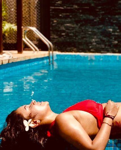 मूल रूप से शिवसागर असम की रहने वालीं देवोलीना की शुरुआती पढ़ाई भी असम से हुई है. 29 साल की देवोलीना ने डांस इंडिया डांस सीजन 2 से साल 2010 में डेब्यू किया था. 