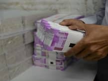 आरोपियों से बरामद 60 लाख रुपए दबाने की फिराक में थे पुलिसकर्मी, एसएसपी ने SHO समेत 7 को किया सस्पेंड