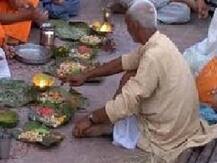 \'मोक्षस्थली\' गया में रूसी महिलाओं ने पुरखों के लिए किया पिंडदान