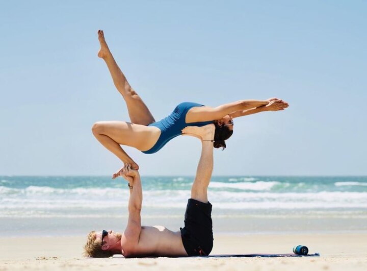Ashka Goradia, who is always seen doing yoga with her husband, is now going to do this work पति संग हमेशा योग करती नजर आने वाली आशका गोराडिया अब करने वाली हैं ये काम