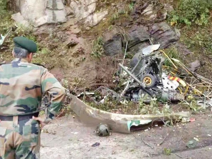 Indian Army Helicopter Crash in Bhutan भारतीय सेना का चीता हेलीकॉप्टर भूटान के योन्फोला में क्रैश हुआ, दो अधिकारियों की मौत