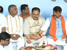 पश्चिम बंगाल में हुई हिंसा पर राजनीति तेज, बीजेपी ने मारे गए 80 कार्यकर्ताओं का पिंड दान किया