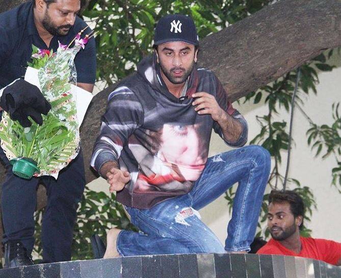 इसमें खासतौर पर रणवीर सिंह, दीपिका पादुकोण, आलिया भट्ट, आमिर खान और शाहरुख खान जैसे स्टार्स शामिल हैं.