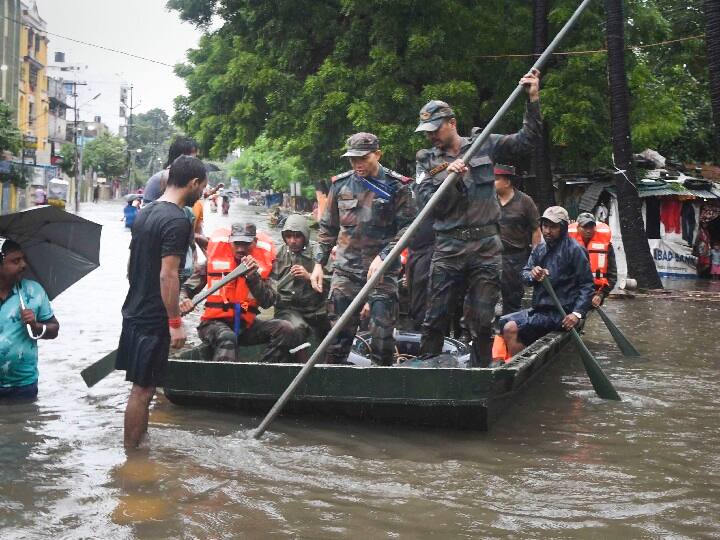 आपदा प्रबंधन विभाग बाढ़ प्रभवित इलाकों में राहत और बचाव कार्य में जुटी हुई है. विभाग के अधिकारी का दावा है कि राहत और बचाव कार्य में एनडीआरएफ और एसडीआरएफ को लगाया गया है.