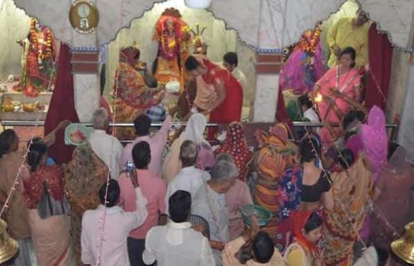 अपने आप में अनोखा है मां जंगली देवी का मंदिर, यहां ईंट चढ़ाने से पूरी होती हैं सारी मनोकामनाएं