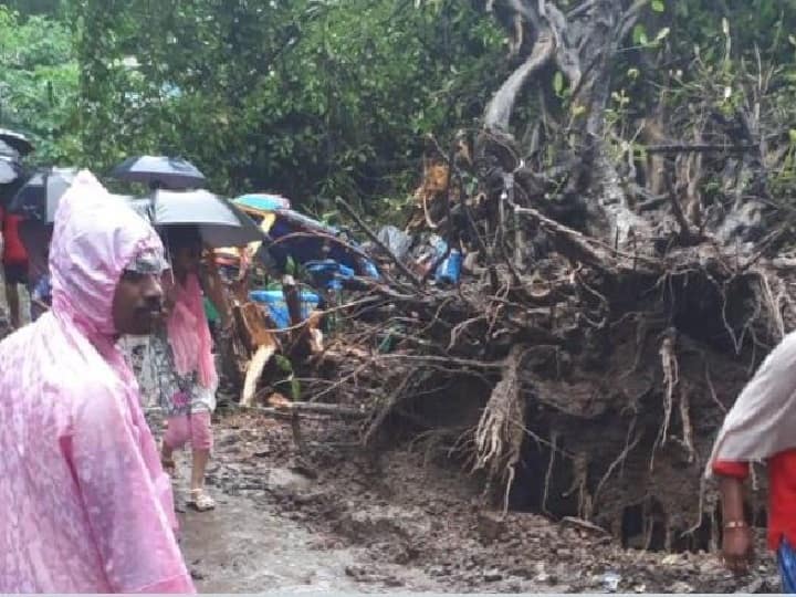 बिहार में बारिश से तबाही: भागलपुर में दीवार गिरने से 6 की मौत, पटना में गई 4 की जान Heavy rainfall in Bihar: Six killed in Bhagalpur wall collapse Four people died after a tree fell in Patna बिहार में बारिश से तबाही: भागलपुर में दीवार गिरने से 6 की मौत, पटना में गई 4 की जान