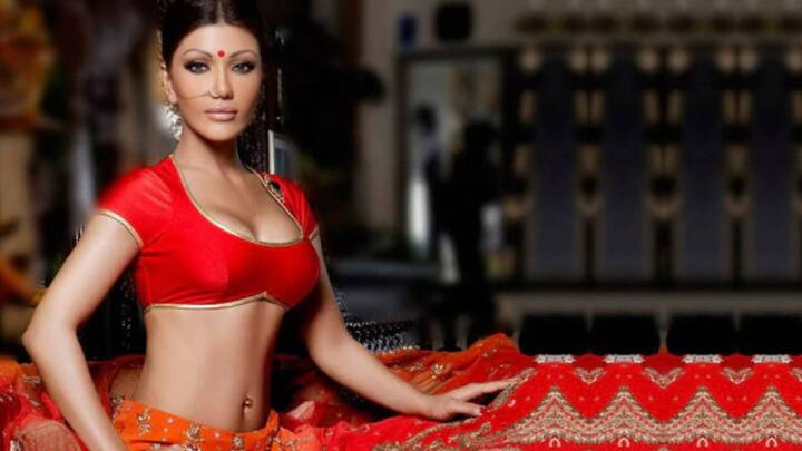 काफी समय बाद बॉलीवुड अभिनेत्री कोएना मित्रा स्क्रीन पर दिखाई देने वाली हैं. इस अभिनेत्री साकी गर्ल के नाम से भी जाना जाता है. कोएना 'मुसाफिर', 'अपना सपना मनी मनी', 'अनामिका' जैसे फिल्मों का हिस्सा रह चुकी हैं.