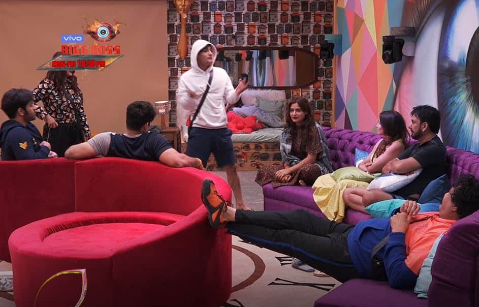 Bigg Boss 13, DAY 1 PREVIEW: कश्मीर को लेकर घर में हुई पहली लड़ाई, पारस छाबड़ा और असिम एक दूसरे से भिड़े