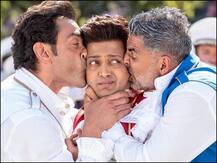 अक्षय कुमार की \'हाउसफुल 4\' का पहला गाना \'एक चुम्मा\' हुआ रिलीज़, कॉमेडी करते दिखे सभी सितारे