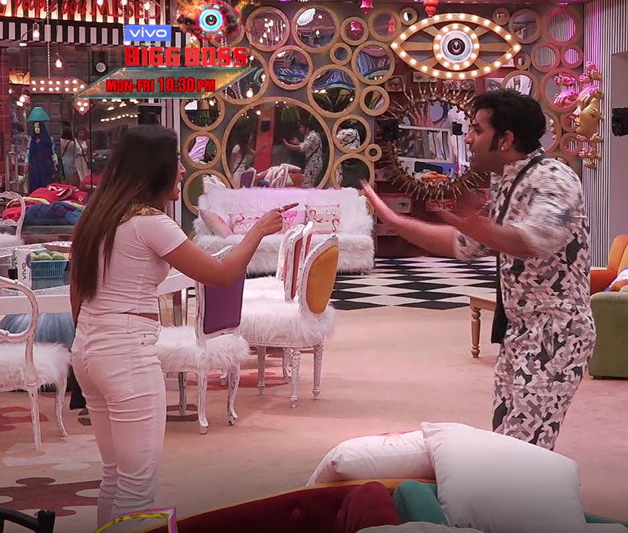 Bigg Boss 13, Day 2 Preview: पारस ने तोड़ा शेफाली का दिल, सिद्धार्थ शुक्ला और डे में हुई बेहिसाब लड़ाई