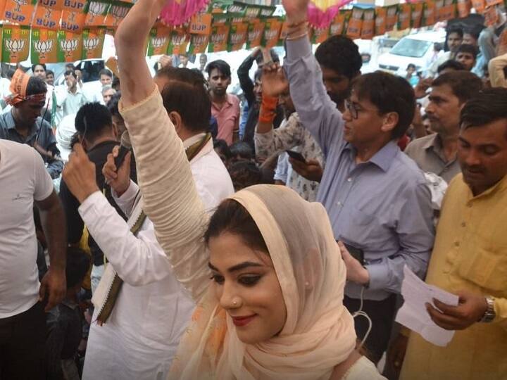 हरियाणा चुनाव: लंदन में नौकरी करने वाली नौक्षम को बीजेपी ने पुन्हाना से दिया टिकट Nauksham Chowdhary back from London set to fight from Punhana on BJP tickets हरियाणा चुनाव: लंदन में नौकरी करने वाली नौक्षम को बीजेपी ने पुन्हाना से दिया टिकट