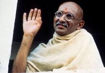 Gandhi Jayanti : नसीरुद्दीन शाह से लेकर अन्नू कपूर तक ये बड़े एक्टर्स पर्दे पर निभा चुके हैं गांधी का किरदार