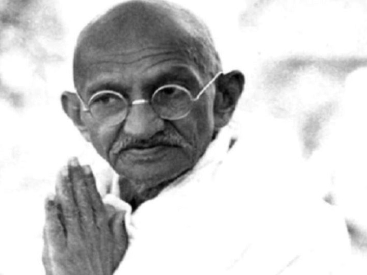 Supreme Court dismisses plea to confer Bharat Ratna on Mahatma Gandhi सुप्रीम कोर्ट ने खारिज की बापू को 'भारत रत्न' देने की याचिका, कहा- वे इससे कहीं ऊपर