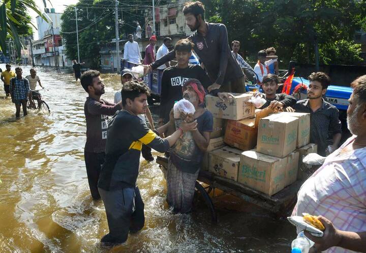 मौसम विभाग ने अगले 24 घंटे के दौरान हल्की बारिश के आसार जताए हैं.