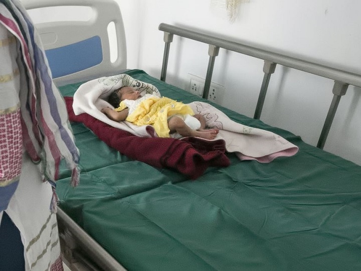 Kannauj district hospital become family of newly borne baby ann कन्नौज: पिता ने अपनाने से किया इंकार, नवजात 'परी' के लिये अस्पताल बन गया परिवार