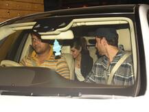 वॉर स्क्रीनिंग: ऋतिक-टाइगर स्टारर इस फिल्म को देखने के लिए लगा सितारों का मेला, देखें तस्वीरें