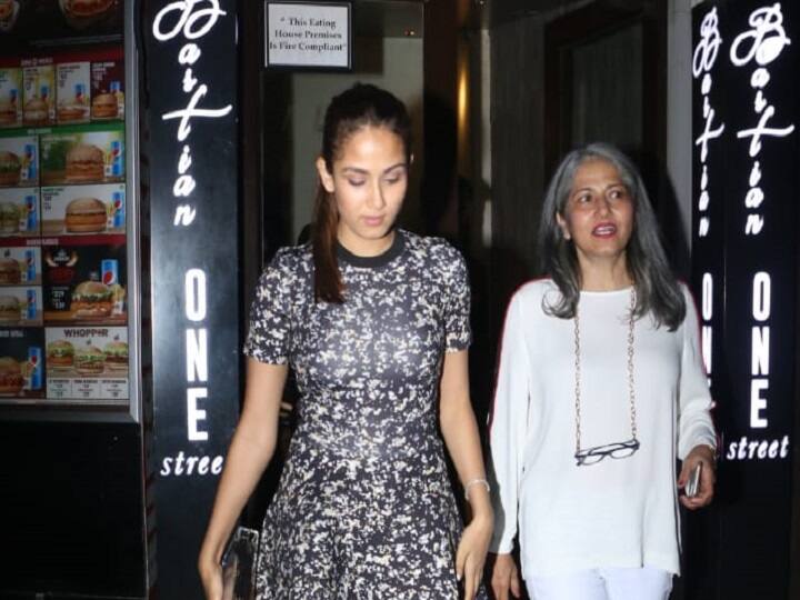 मीरा राजपूत इस दौरान काले रंग के वन पीस में दिखीं. इस ड्रेस में वह बेहद खूबसूरत दिख रही थीं.