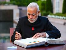 पीएम मोदी ने न्यूयॉर्क टाइम्स में लिखा लेख, बताया- क्यों भारत और दुनिया को गांधी की जरूरत है