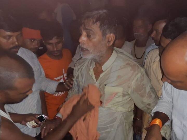 Bihar: BJP MP Ram Kripal Yadav fell into the water after the makeshift boat he was traveling in capsized in Masaurhi, Patna बाढ़ प्रभावित इलाके के दौरे पर गए BJP सांसद रामकृपाल के साथ हादसा, नाव पलटने से नदी में गिरे