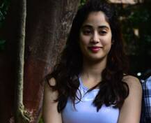 चप्पल पहनकर GYM के बाहर स्पॉट हुईं जाह्नवी कपूर, सामने आईं ये खास तस्वीरें