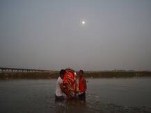 प्लास्टर ऑफ पेरिस से मूर्तियां बनाने पर रोक लगी , गंगा में मूर्ति विसर्जन पर लगेगा 50000 रुपए का जुर्माना