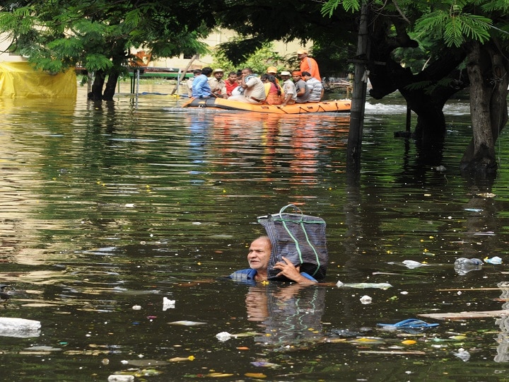 BLOG vijayshankar chaturvedi on flood in indian city BLOG: जरा-सी भी बाढ़ क्यों बर्दाश्त नहीं कर पाते हमारे शहर?