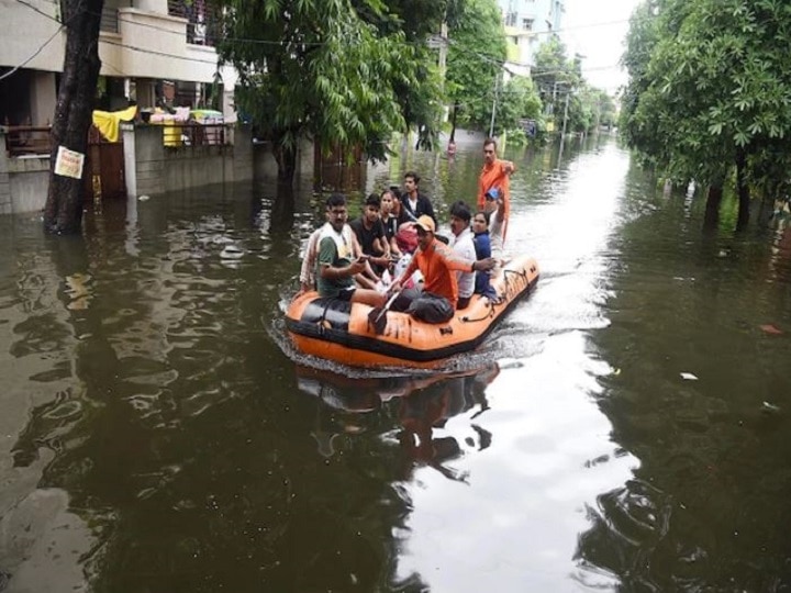 Bihar Floods: 39.63 lakh population of 14 districts affected by floods, many rivers flowing above danger mark Bihar Floods: 14 जिलों की 39.63 लाख आबादी बाढ़ से प्रभावित, खतरे के निशान से उपर बह रही हैं कई नदियां