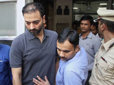 PMC घोटाला: ED ने जब्त की HDIL मालिक की 12 कारें, महाराष्ट्र कोऑपरेटिव बैंक के लापता निदेशक भी गिरफ्तार PMC घोटाला: ED ने जब्त की HDIL मालिक की 12 कारें, महाराष्ट्र कोऑपरेटिव बैंक के लापता निदेशक भी गिरफ्तार