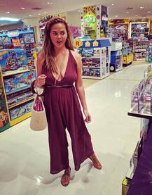 मॉडल क्रिसी टीगेन ने नए टैटू किए फ्लॉन्ट, यहां देखिए खूबसूरत तस्वीरें