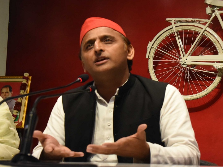 योगी सरकार के इस फैसले पर भड़के अखिलेश यादव, कहा- 'सच बाहर न आये इसलिये लगाया प्रतिबंध' Akhilesh yadav target Yogi Government on Mobile phone ban in Covid hospital
