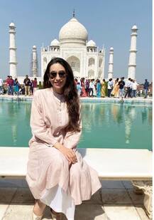 ताजमहल का दीदार करने पहुंचीं करिश्मा कपूर, तस्वीर शेयर कर कहा- खूबसूरती हो रही है महसूस