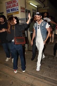 In Pics: एक्स वाइफ सुजैन के साथ देर रात फिल्म देखने पहुंचे ऋतिक रोशन, सामने आईं खास तस्वीरें