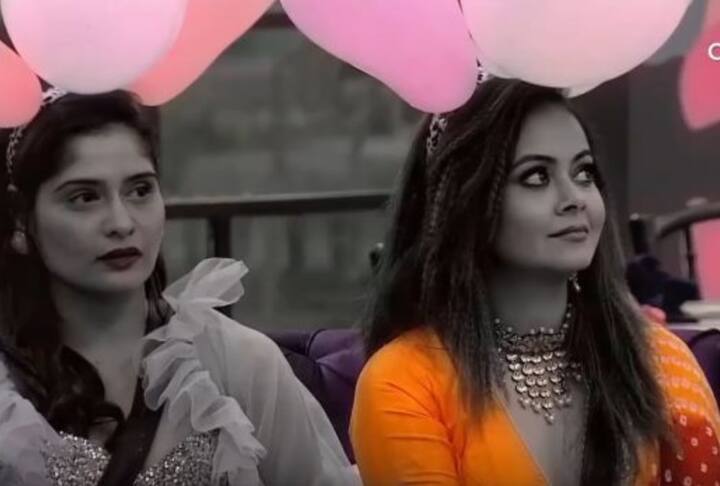 देवोलीना ने सिद्धार्थ डे का नाम लेते हुए कहा कि इनको समझना चाहिए कि हर बात, हर वक्त मजाक नहीं होती है. कई बार उनकी बातें काफी क्रीपी भी लगती हैं और दूसरों को परेशान करती हैं.